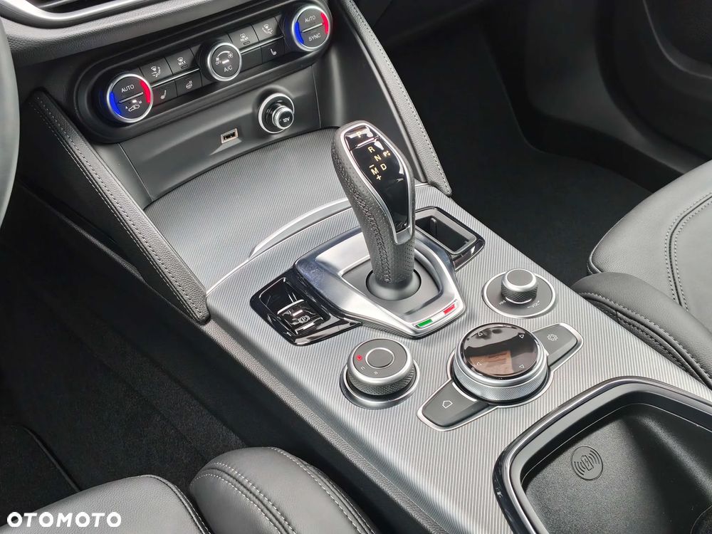 Alfa Romeo Stelvio 2.0 Turbo Veloce Q4 - 14