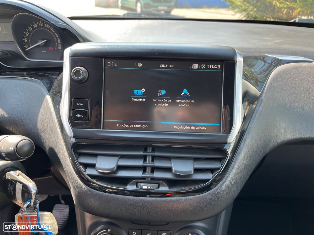 Peugeot 208 1.2 PureTech Signature - 35