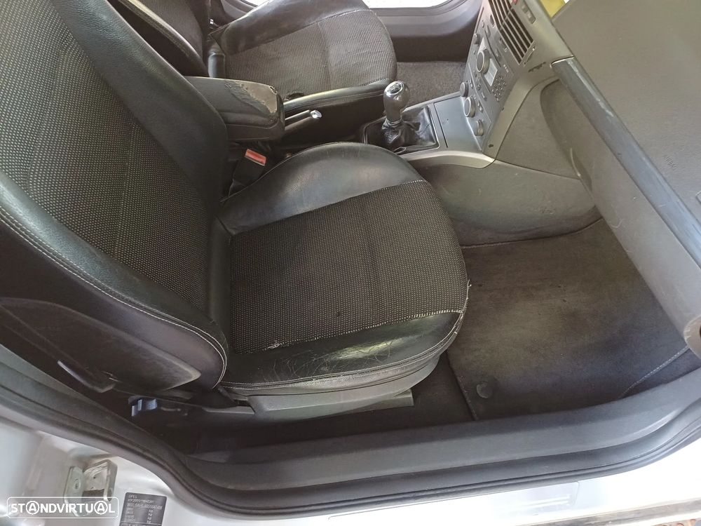 Opel Astra 2.0 T Cosmo - 31