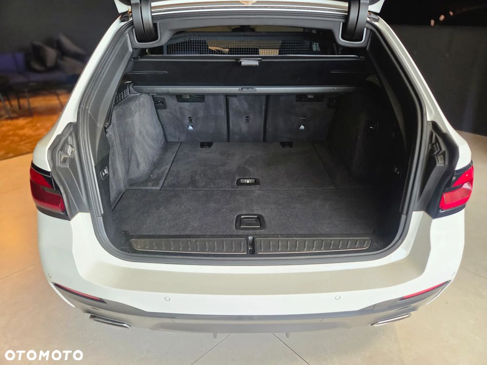 BMW Seria 5 520d xDrive M Sport Edition - 22