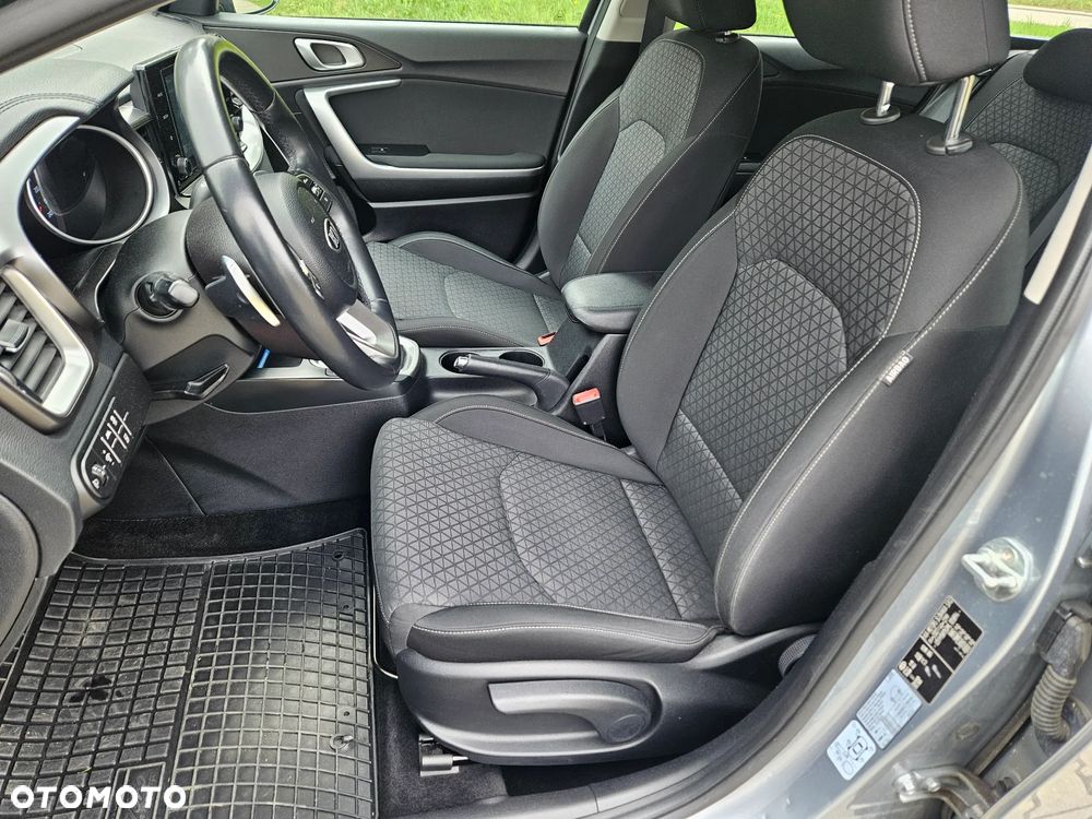 Kia Ceed 1.5 T-GDI MHEV L Business Line DCT - 11