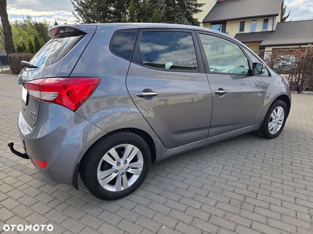 Hyundai ix20 1.4 Premium blue - 4