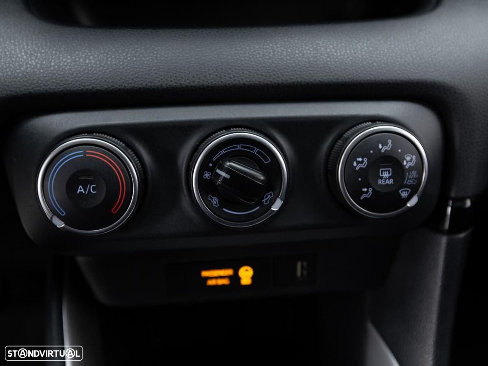 Toyota Yaris 1.5 VVT-i Exclusive - 17