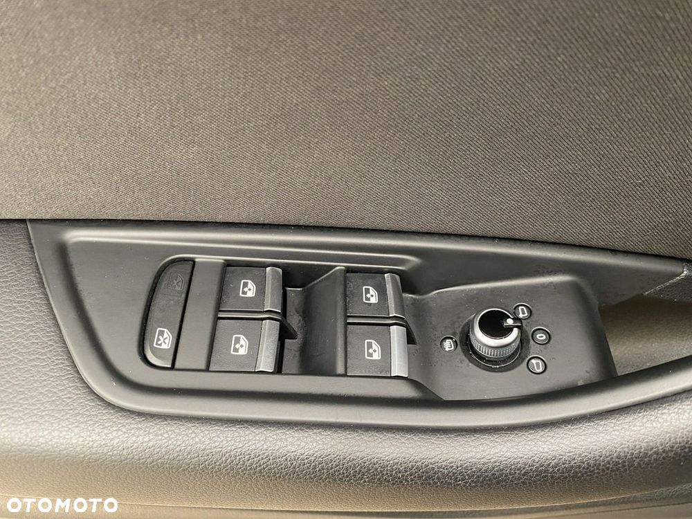 Audi A4 Limousine - 14