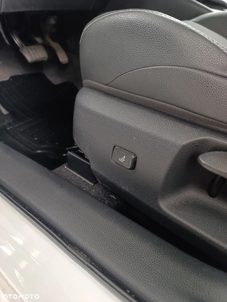 Toyota Corolla 1.8 Hybrid Comfort - 9