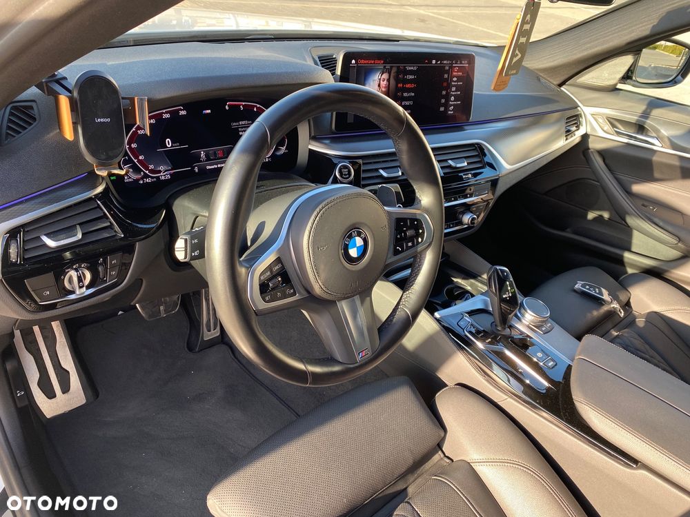 BMW Seria 5 520d xDrive mHEV M Sport - 4