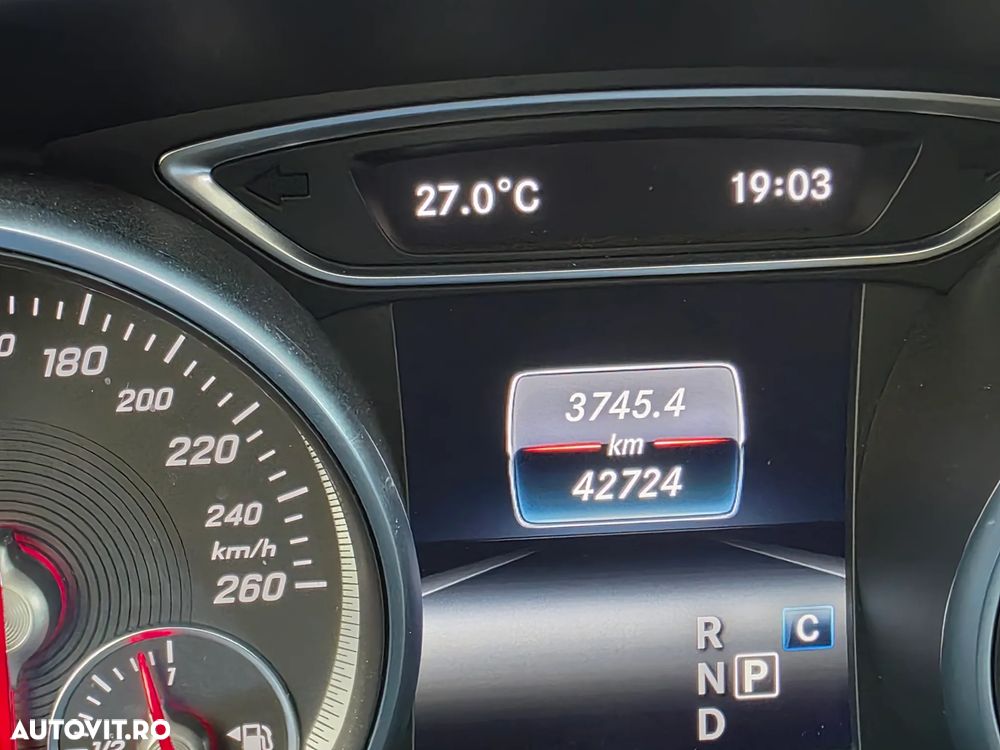 Mercedes-Benz GLA - 5