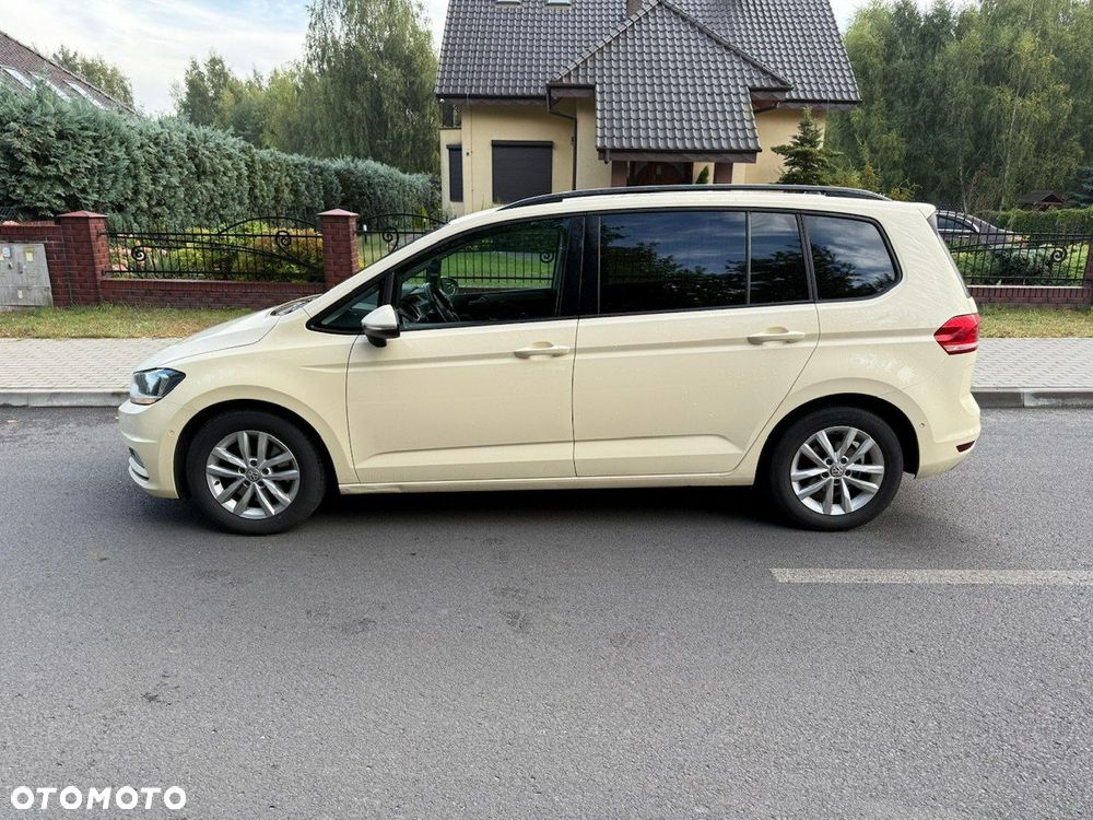 Volkswagen Touran - 5