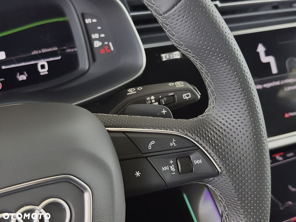 Audi SQ8 - 32