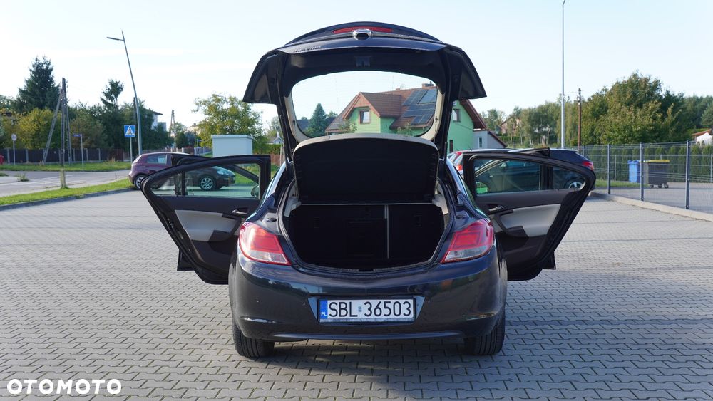 Opel Insignia 1.8 - 24