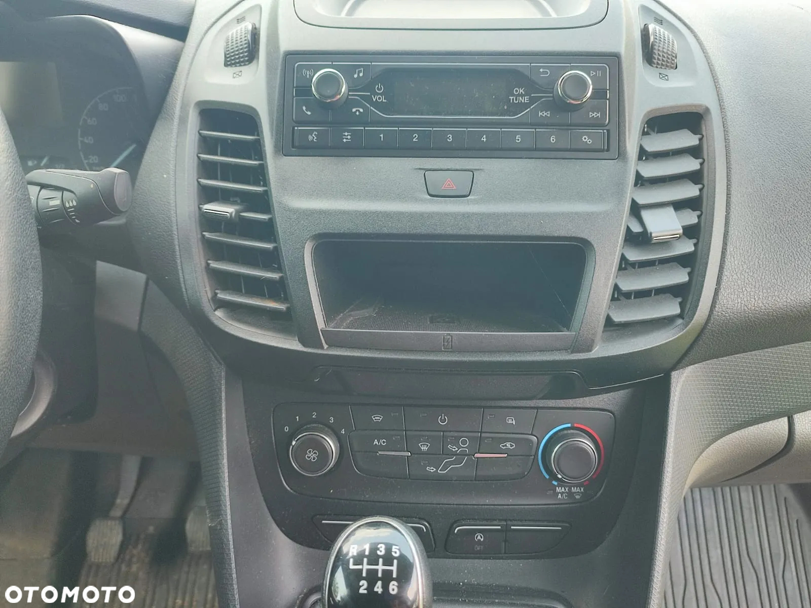 Ford CONNECT - 13