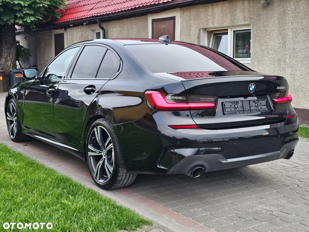 BMW Seria 3 330e M Sport - 4