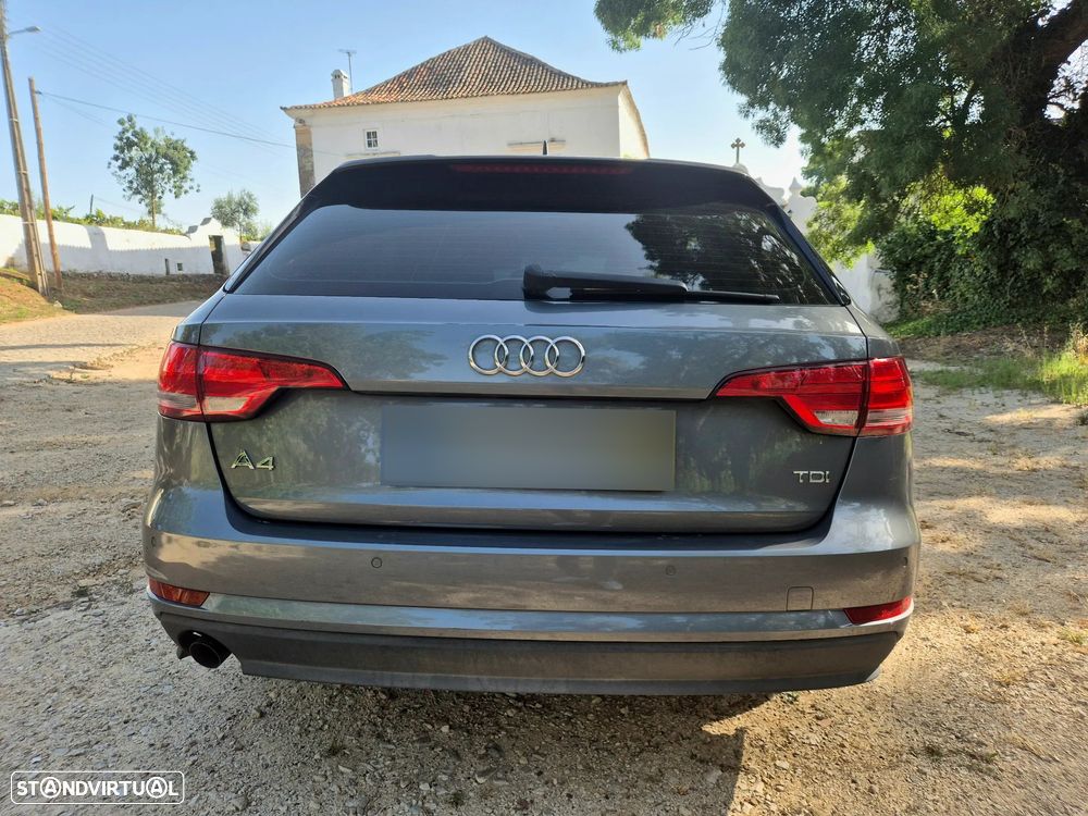 Audi A4 Avant 2.0 TDI Business Line - 25