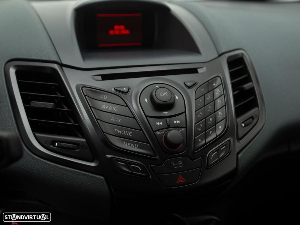 Ford Fiesta Van - 16