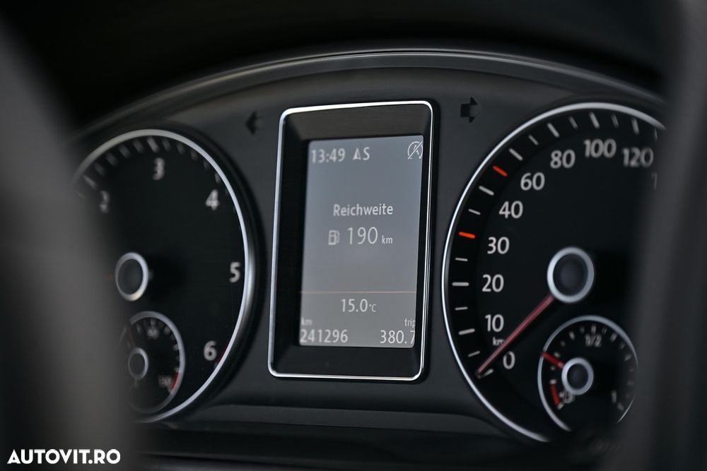 Volkswagen Multivan - 38