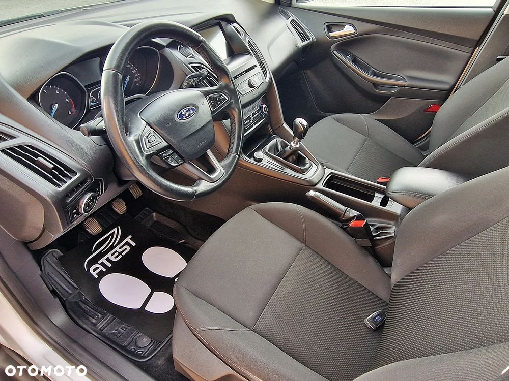 Ford Focus - 8
