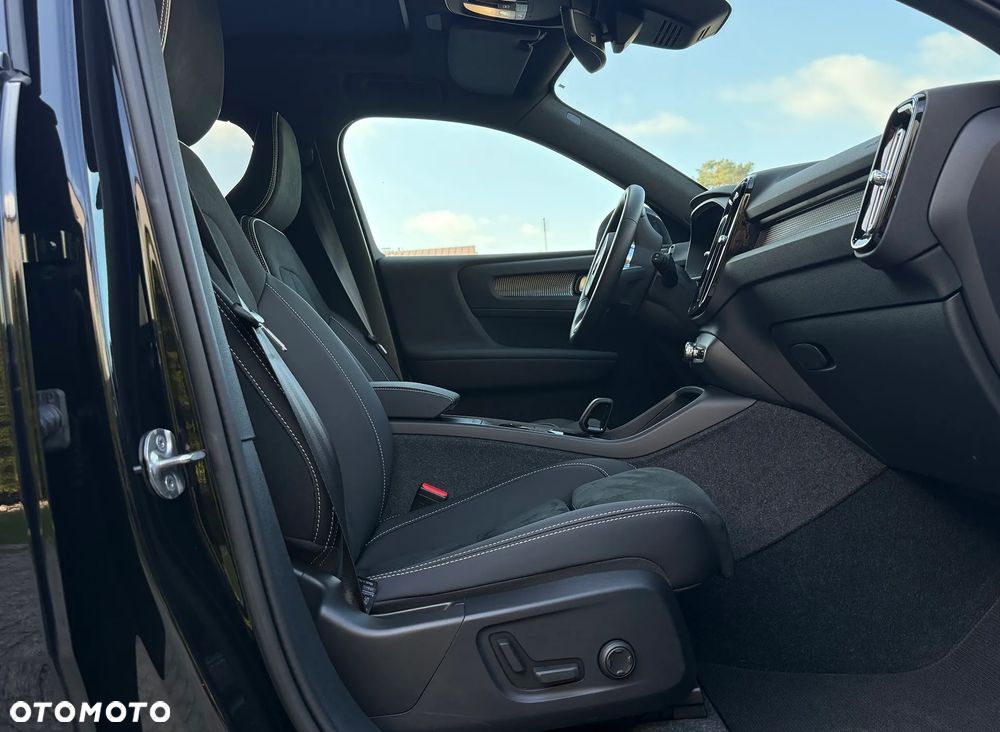 Volvo XC 40 B4 B AWD DKG Plus Dark - 8