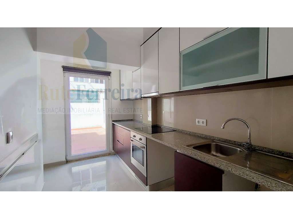 Apartamento T2 renovado em Avenidas Novas !!!!! - Grande imagem: 2/23
