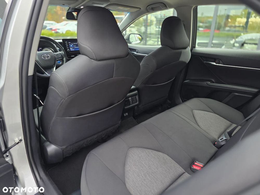 Toyota Camry 2.5 Hybrid Comfort CVT - 32