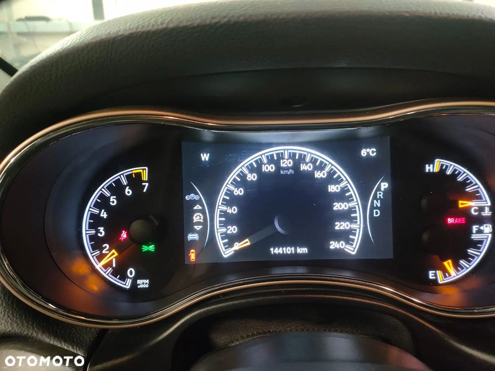 Jeep Grand Cherokee - 12