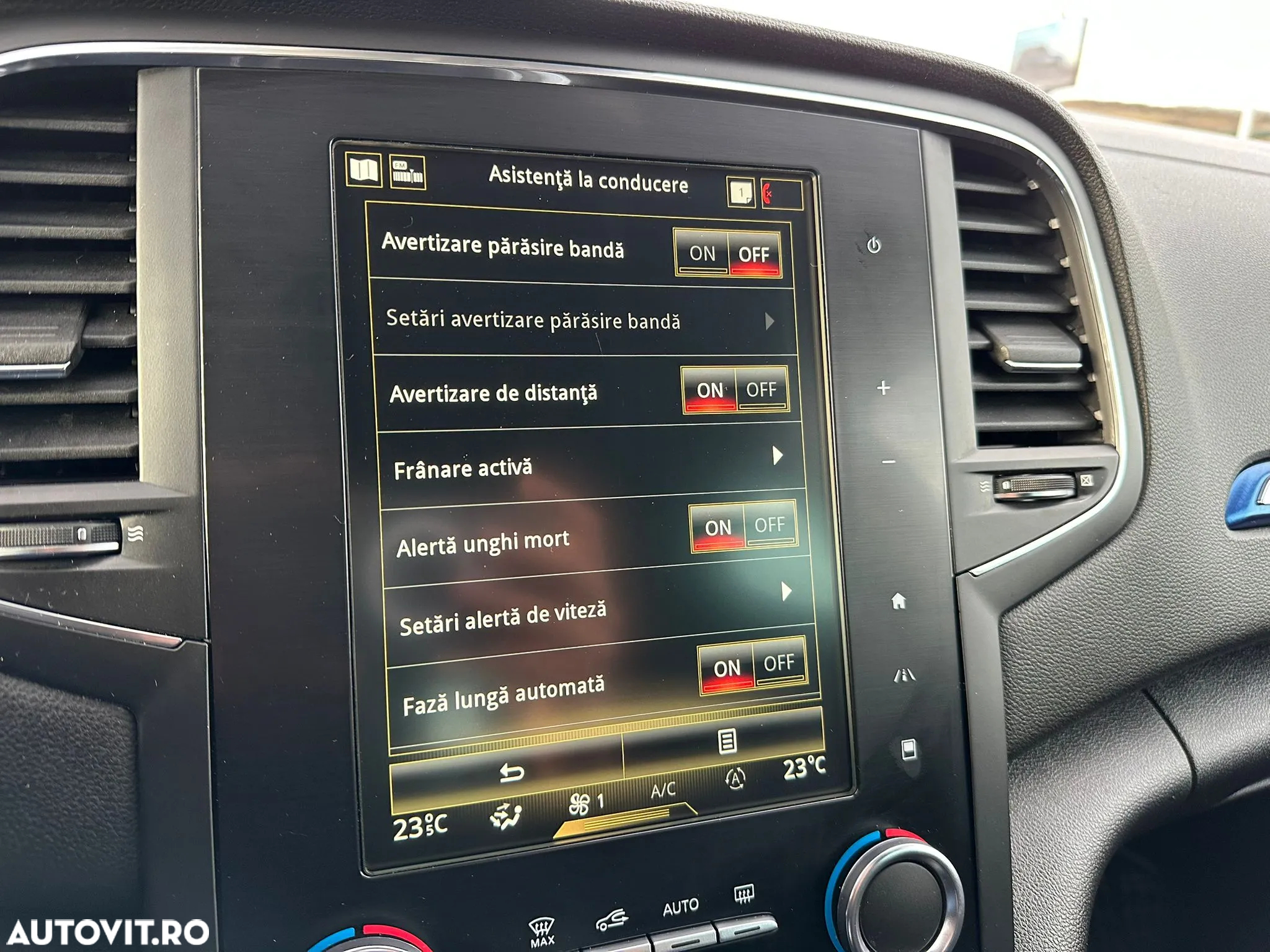 Renault Megane ENERGY TCe 130 GT LINE - 24