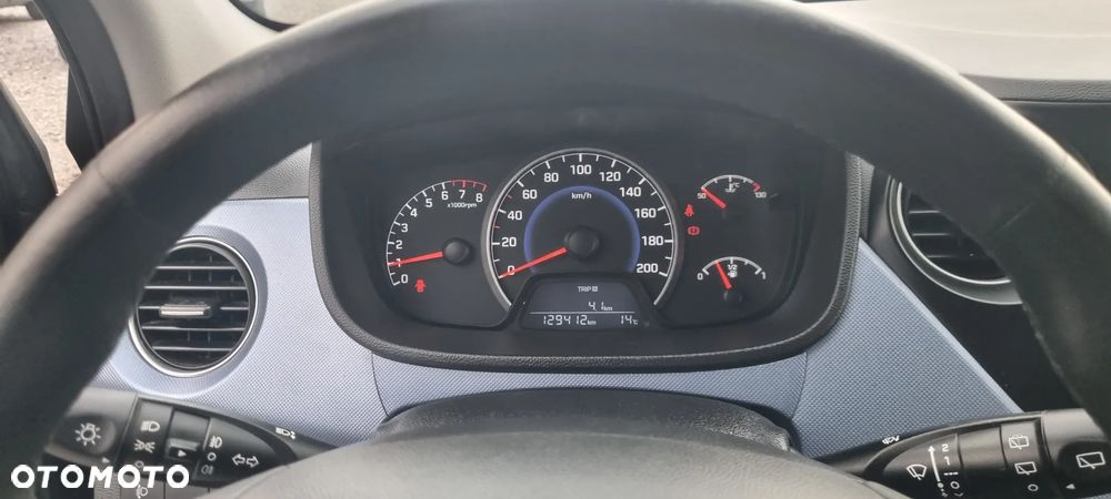 Hyundai i10 - 12