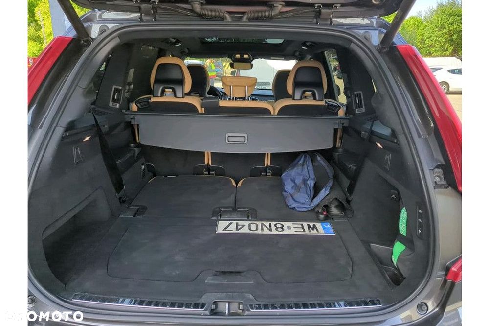 Volvo XC 90 - 9