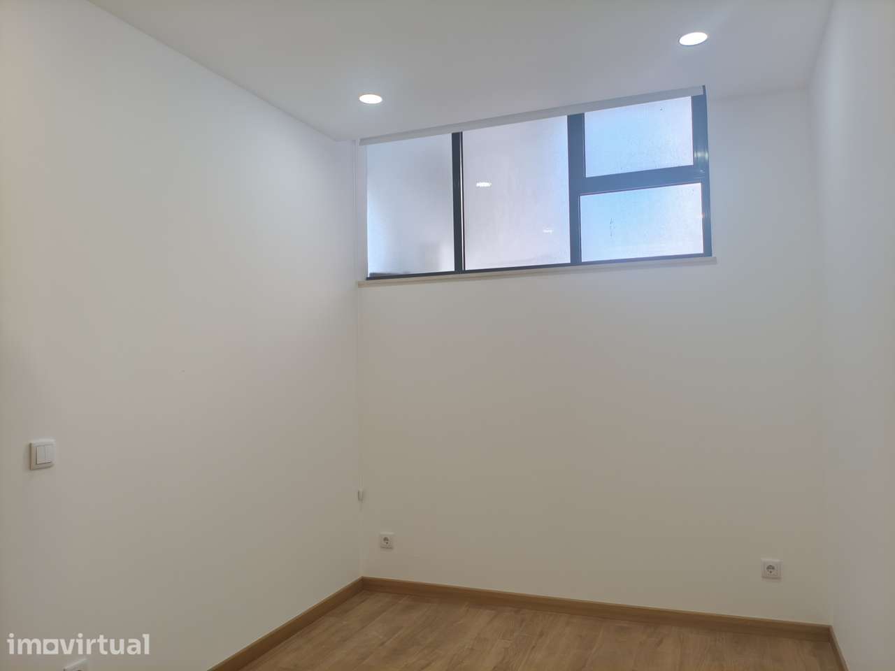 Apartamento T2 Remodelado - Grande imagem: 3/24