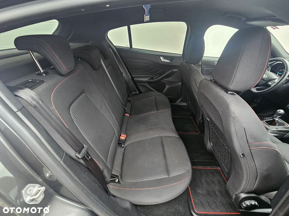 Ford Focus 1.5 TDCi DPF Start-Stopp-System ST-Line - 31