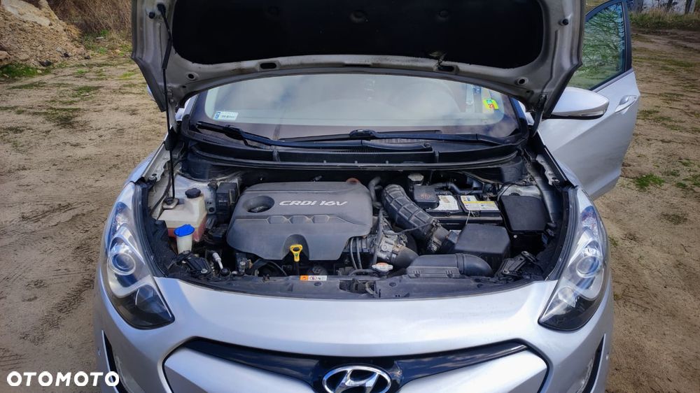 Hyundai i30 blue 1.6 CRDi Trend - 5