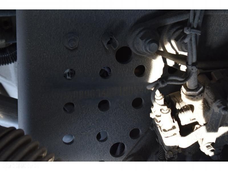 Mercedes-Benz Actros - 8