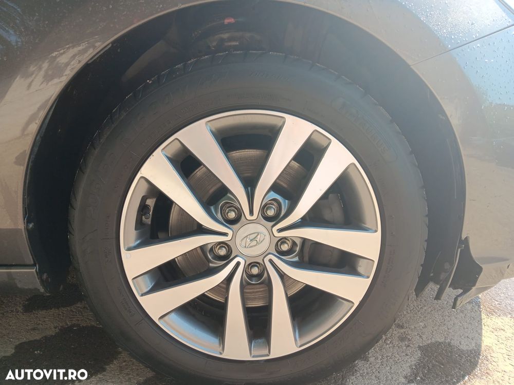 Hyundai i30 1.4 100CP 5DR M/T Classic - 19
