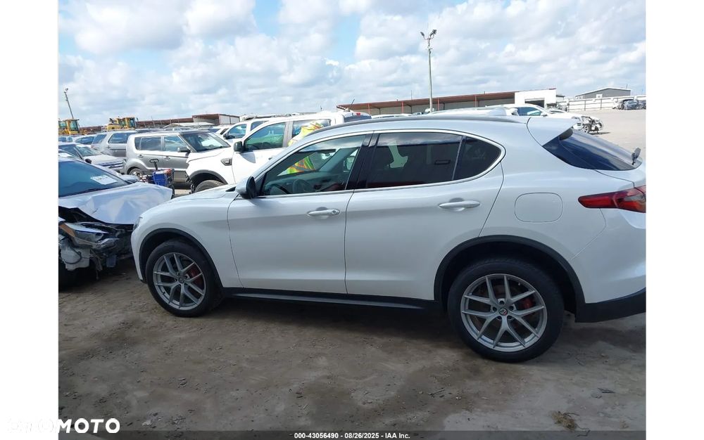 Alfa Romeo Stelvio - 5