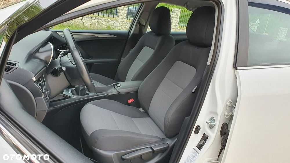 Toyota Avensis - 7