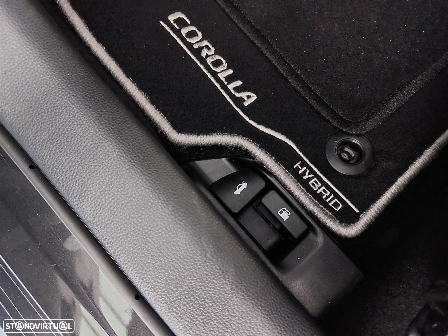 Toyota Corolla 1.8 Hybrid Exclusive - 25