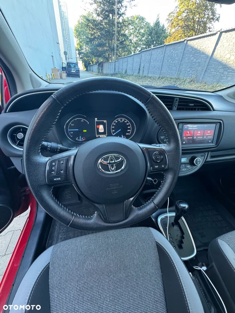 Toyota Yaris Hybrid 100 20th Anniversary - 9