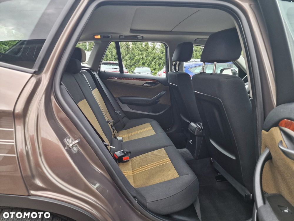 BMW X1 xDrive18d Sport Line - 18