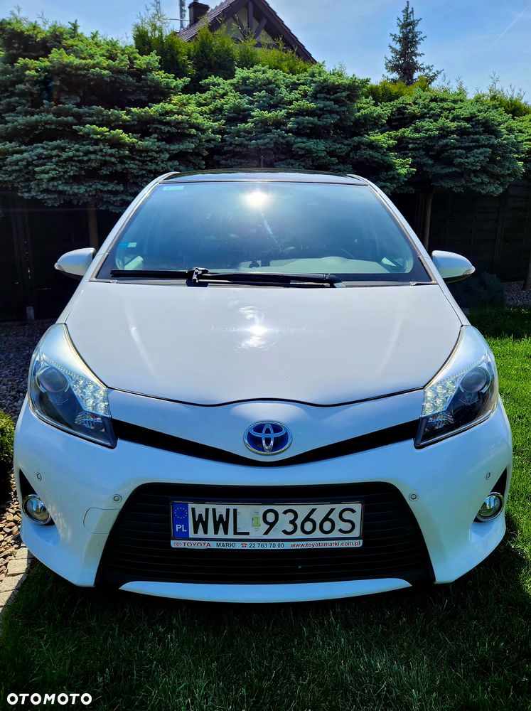 Toyota Yaris Hybrid 100 Premium - 4