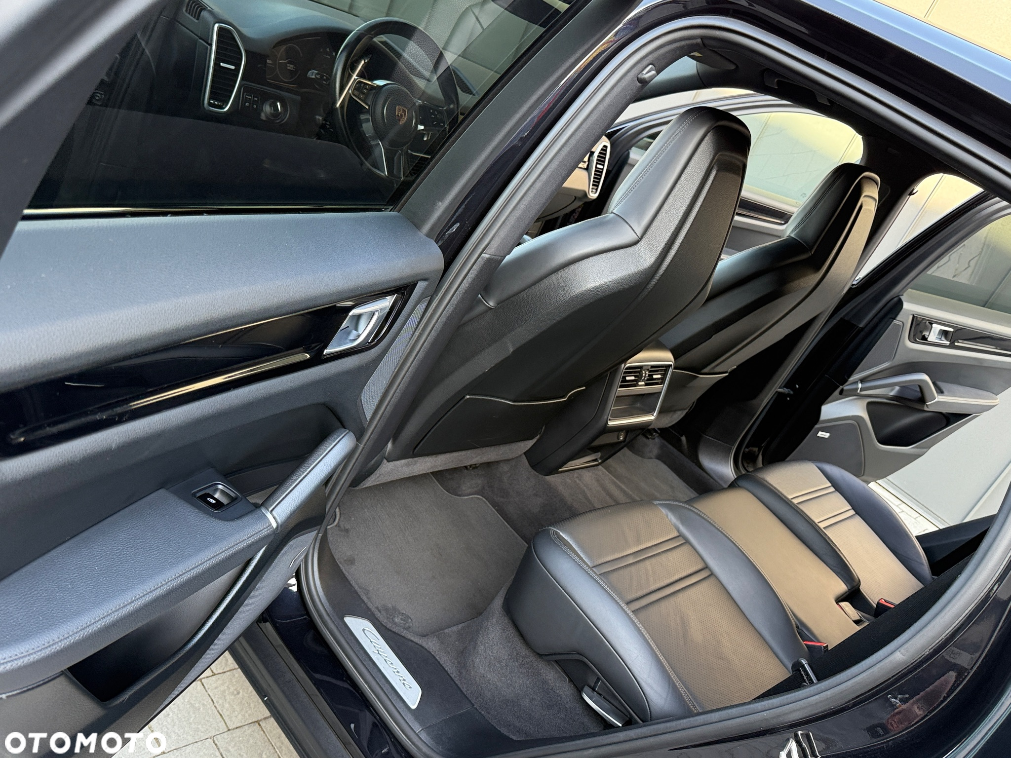 Porsche Cayenne Standard - 40