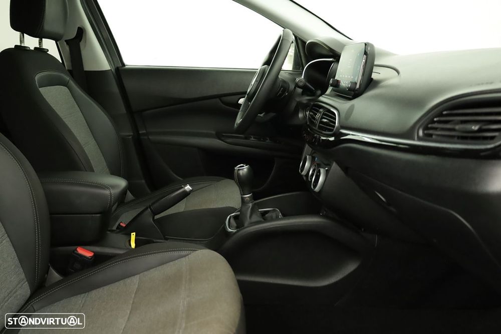 Fiat Tipo Cross 1.0 GSE T3 - 18