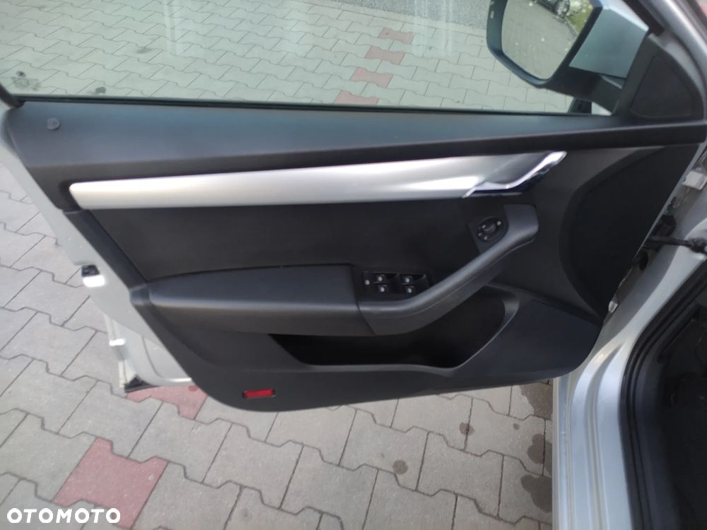 Skoda Octavia 1.6 TDI Ambition DSG - 8