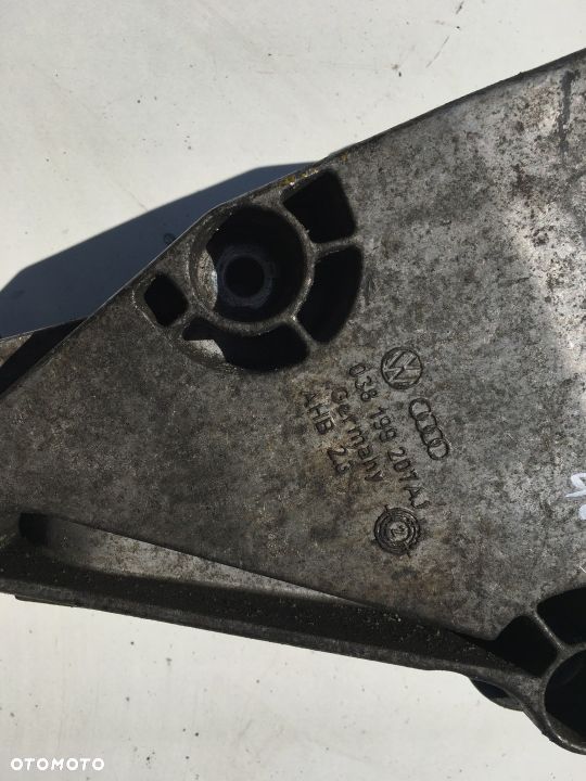 ŁAPA SILNIKA VW AUDI SEAT SKODA 038199207AJ - 2