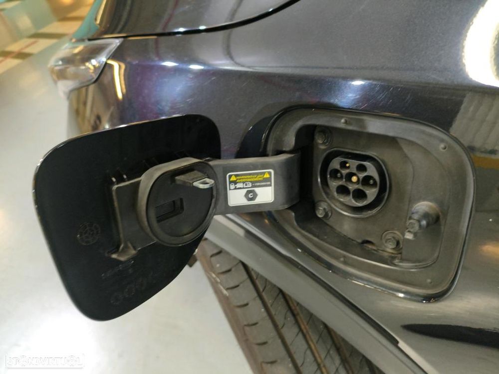 Kia XCeed 1.6 GDi PHEV Drive - 11