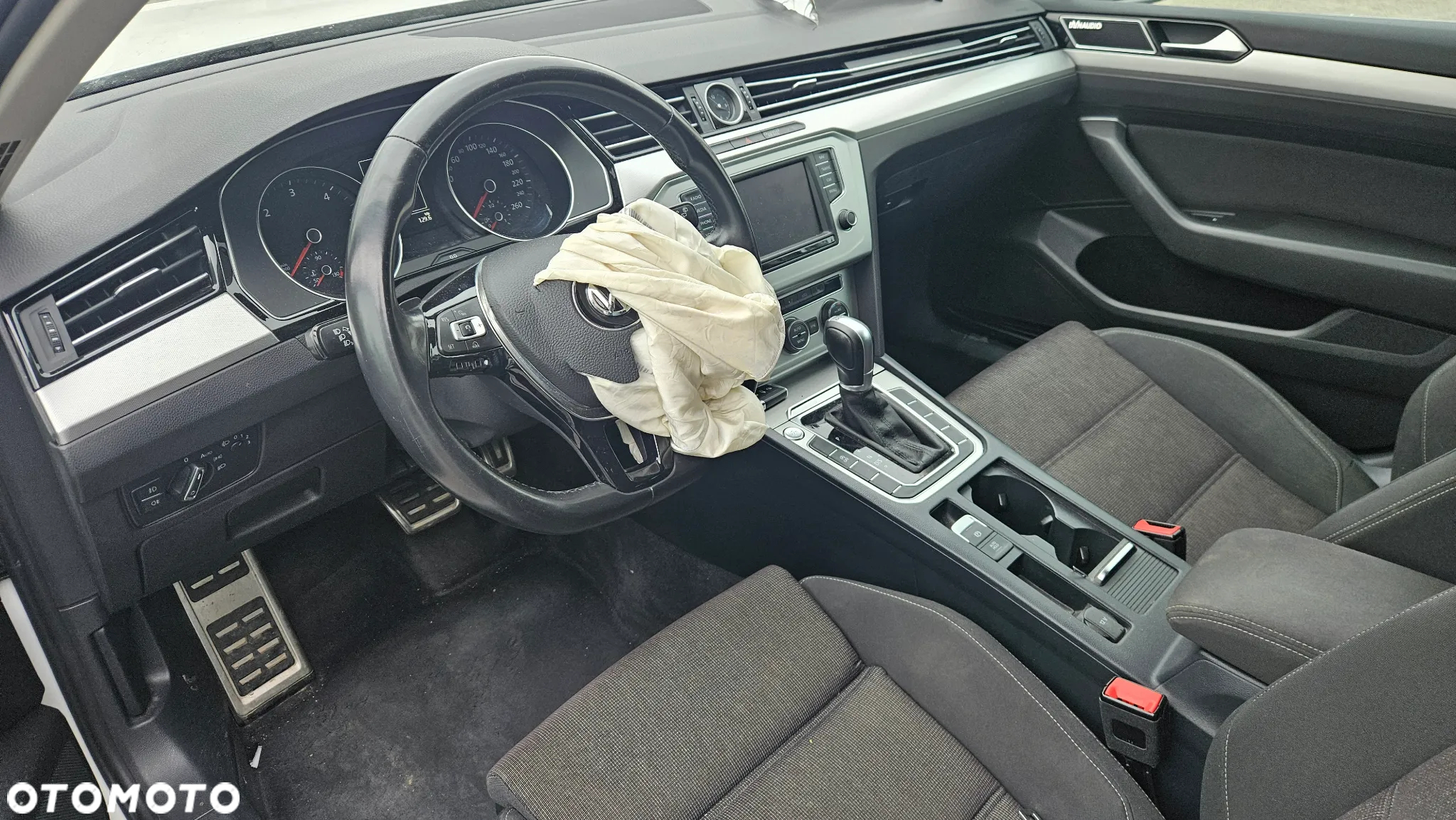 Volkswagen Passat Variant 1.6 TDI (BlueMotion Technology) DSG Comfortline - 9