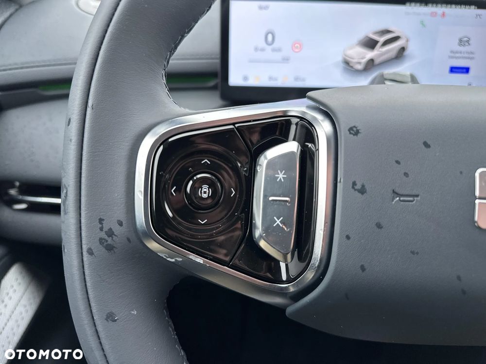 Geely Starray EM-i 1.5 PHEV Max - 25