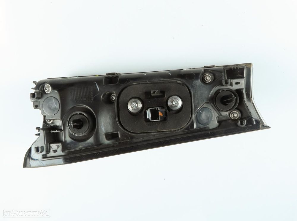 Farolim da mala Esquerdo Usado / Original PEUGEOT 2008 II (U_) 26950132 / 982595... - 2