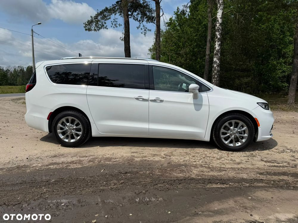 Chrysler Pacifica - 19