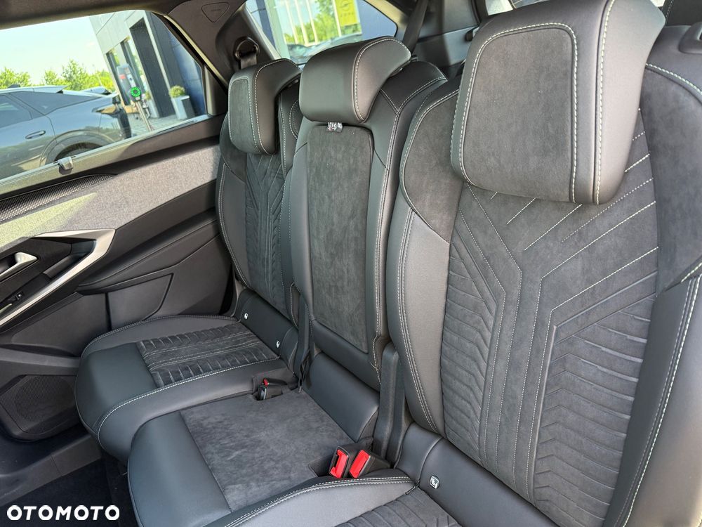 Peugeot 5008 1.2 PureTech mHEV GT Exclusive S&S e-DCS6 - 17