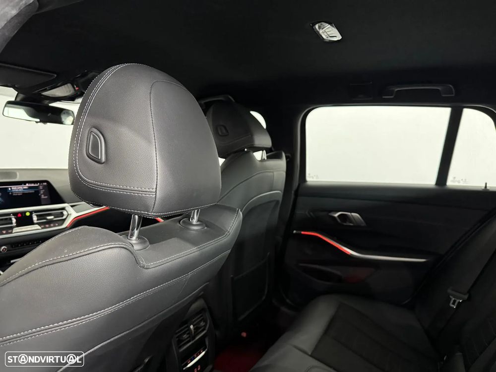 BMW 330 e Touring Pack M Auto - 12