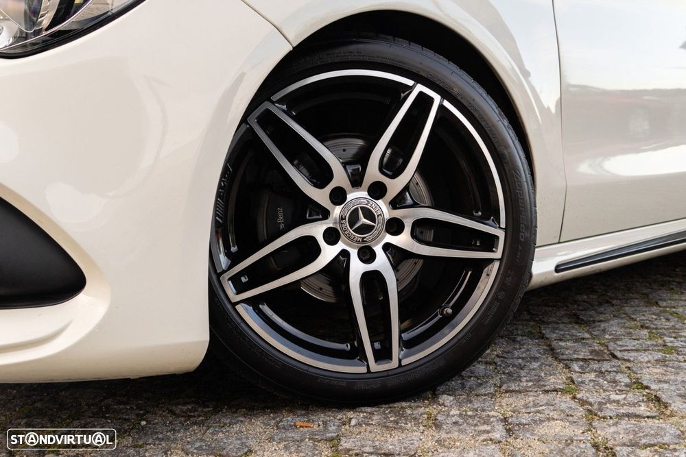 Mercedes-Benz CLA 180 d Shooting Brake AMG Line - 16